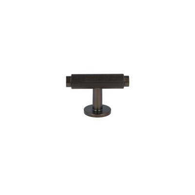 Møbelknop T-bar med linjeret design i bronze / bruneret messing - Ryvang • Chr. Jørgensen