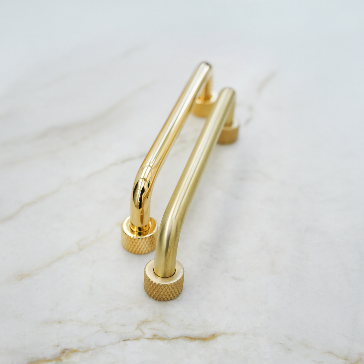 Køkkengreb i blank guld look - Trianglen • Chr. Jørgensen - Copenhagenhomedesign