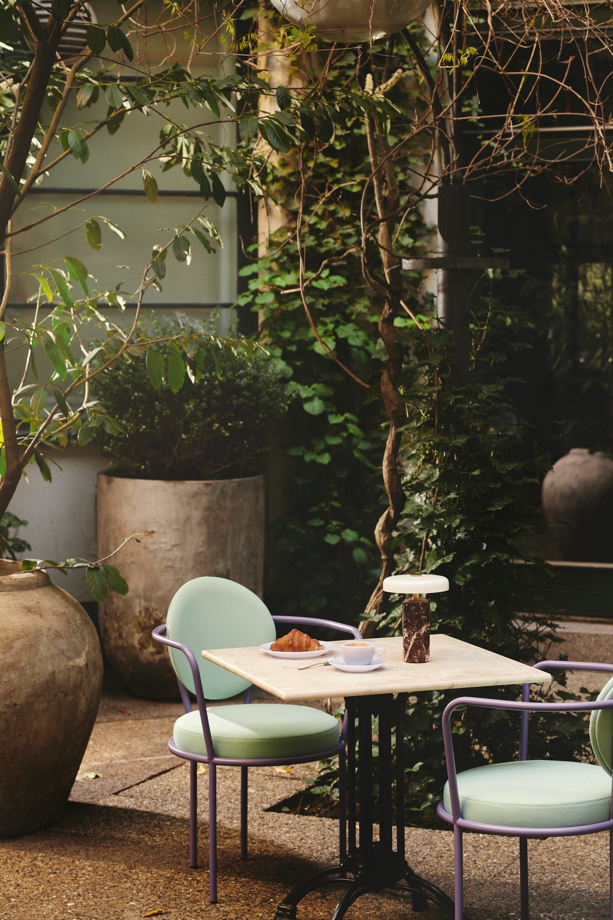 Trip Portable bordlampe, burgundy/opal glossy • Design by Us - Copenhagenhomedesign