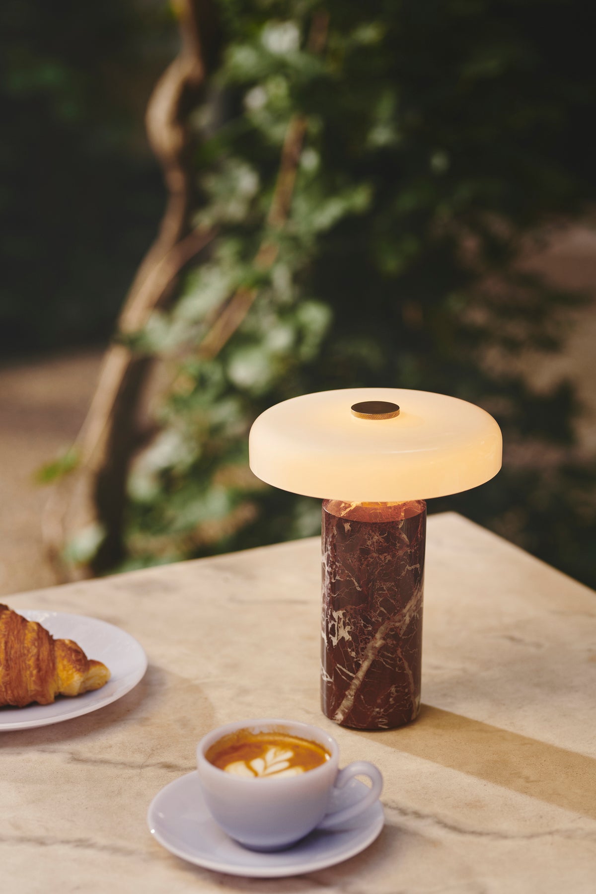 Trip Portable bordlampe, burgundy/opal glossy • Design by Us - Copenhagenhomedesign