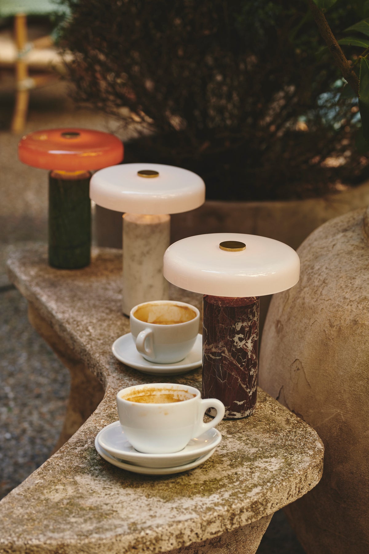 Trip Portable bordlampe, burgundy/opal glossy • Design by Us - Copenhagenhomedesign