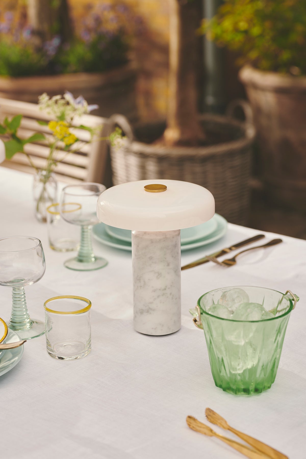 Trip Portable bordlampe, carrara/opal glossy • Design by Us - Copenhagenhomedesign