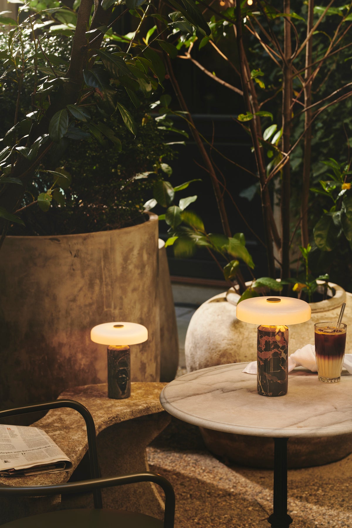 Trip Portable bordlampe, dark clay/opal matt • Design by Us - Copenhagenhomedesign