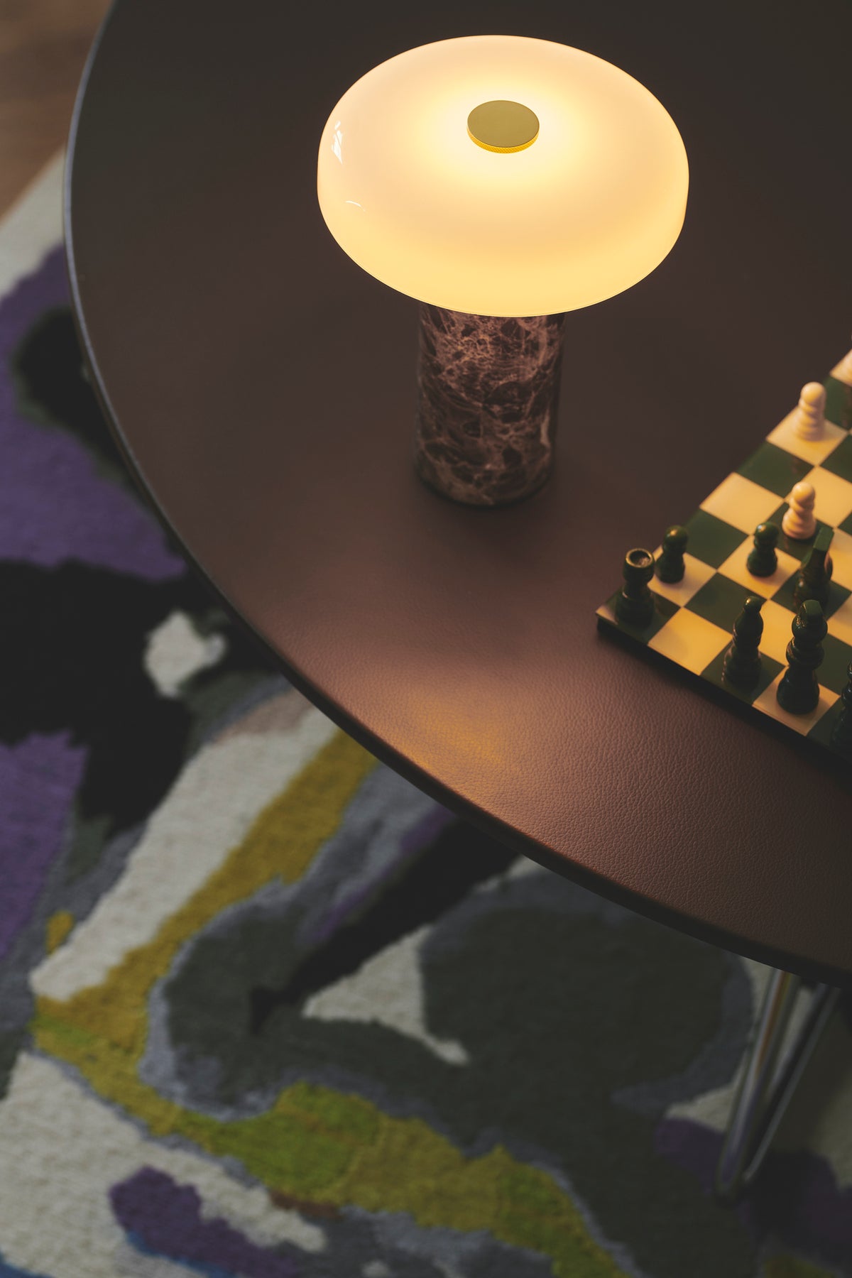 Trip Portable bordlampe, dark emperador/opal glossy • Design by Us - Copenhagenhomedesign