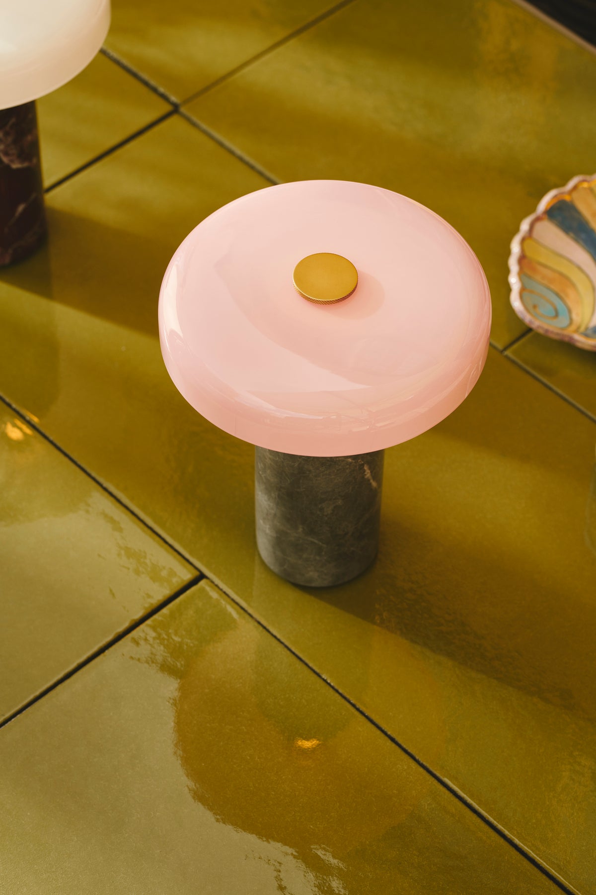 Trip Portable bordlampe, silver/rose glossy • Design by Us - Copenhagenhomedesign