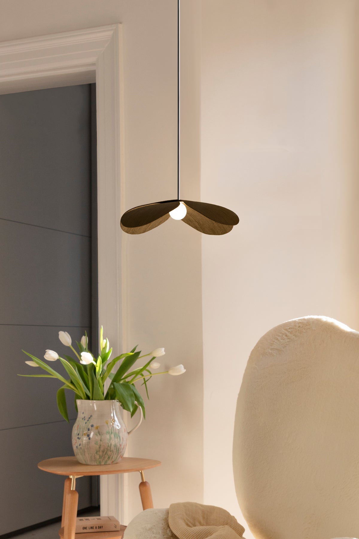 Forget Me Not pendel med roset, mørk egetræ • UMAGE - Copenhagenhomedesign
