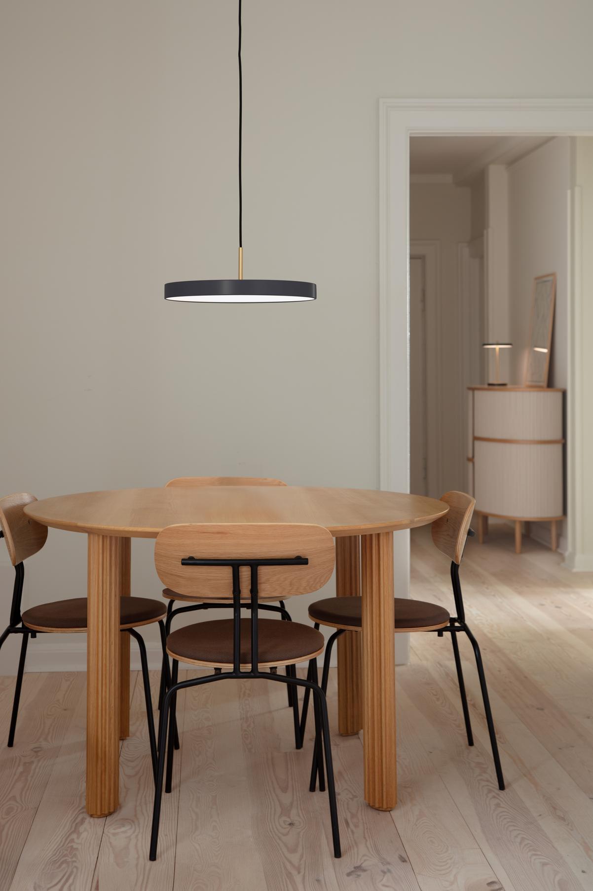 Asteria Plus pendel, grå og messing • UMAGE