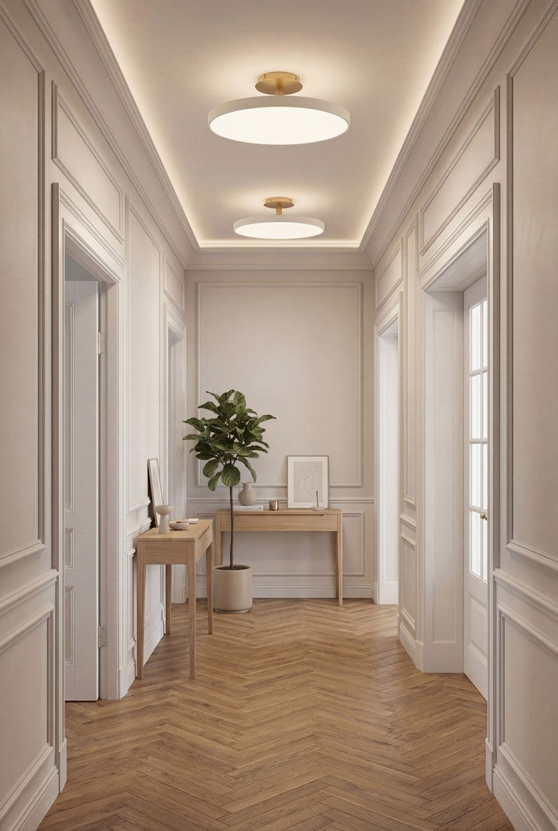 Asteria Up Plus loftlampe, hvid og messing • UMAGE - Copenhagenhomedesign