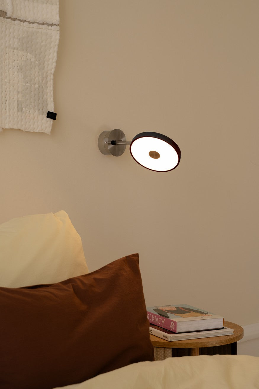 Asteria Wall væglampe (med hardwire add on), sort og stål • UMAGE