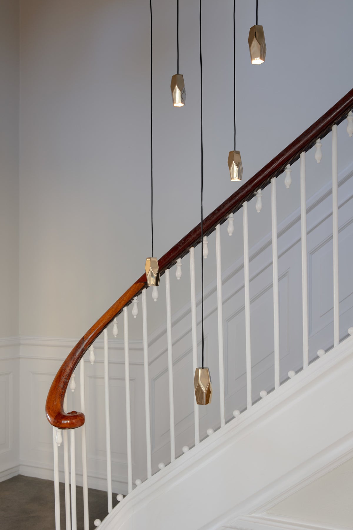 Brighter Days Penta Cluster 5 pendel med roset • UMAGE - Copenhagenhomedesign