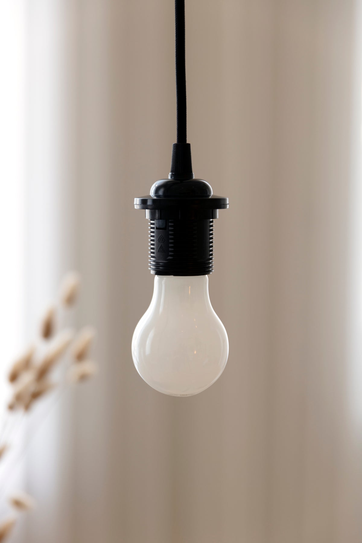 Classic Idea LED E27 pære, 8W • UMAGE - Copenhagenhomedesign