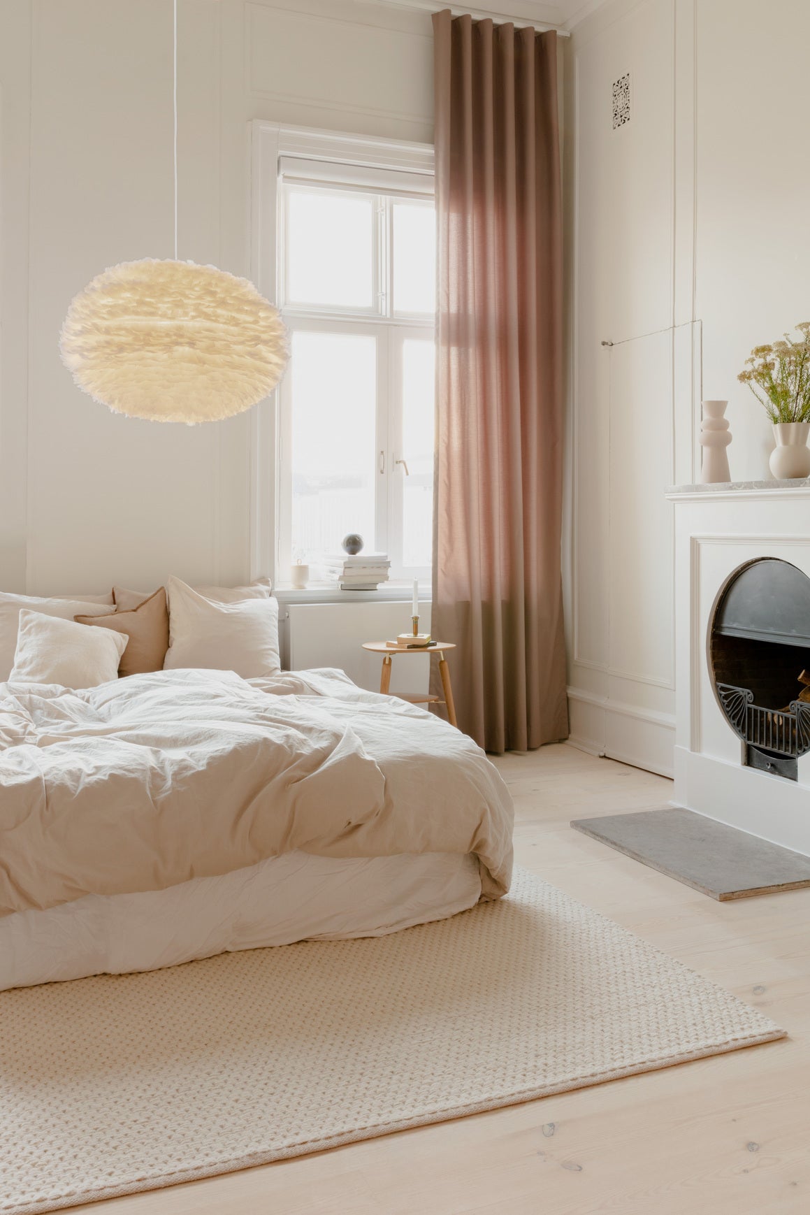 Eos pendel med roset, hvid og sort • UMAGE