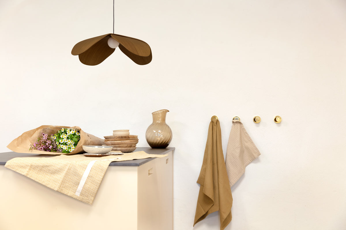 Forget Me Not pendel med roset, mørk egetræ • UMAGE - Copenhagenhomedesign