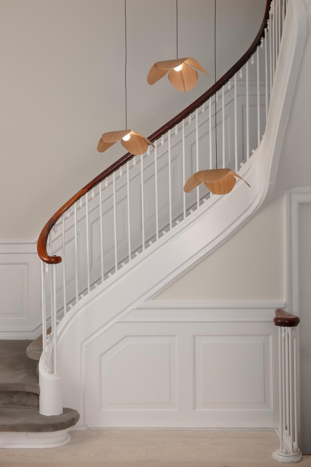 Forget Me Not Cluster 3 pendel med roset, egetræ • UMAGE - Copenhagenhomedesign