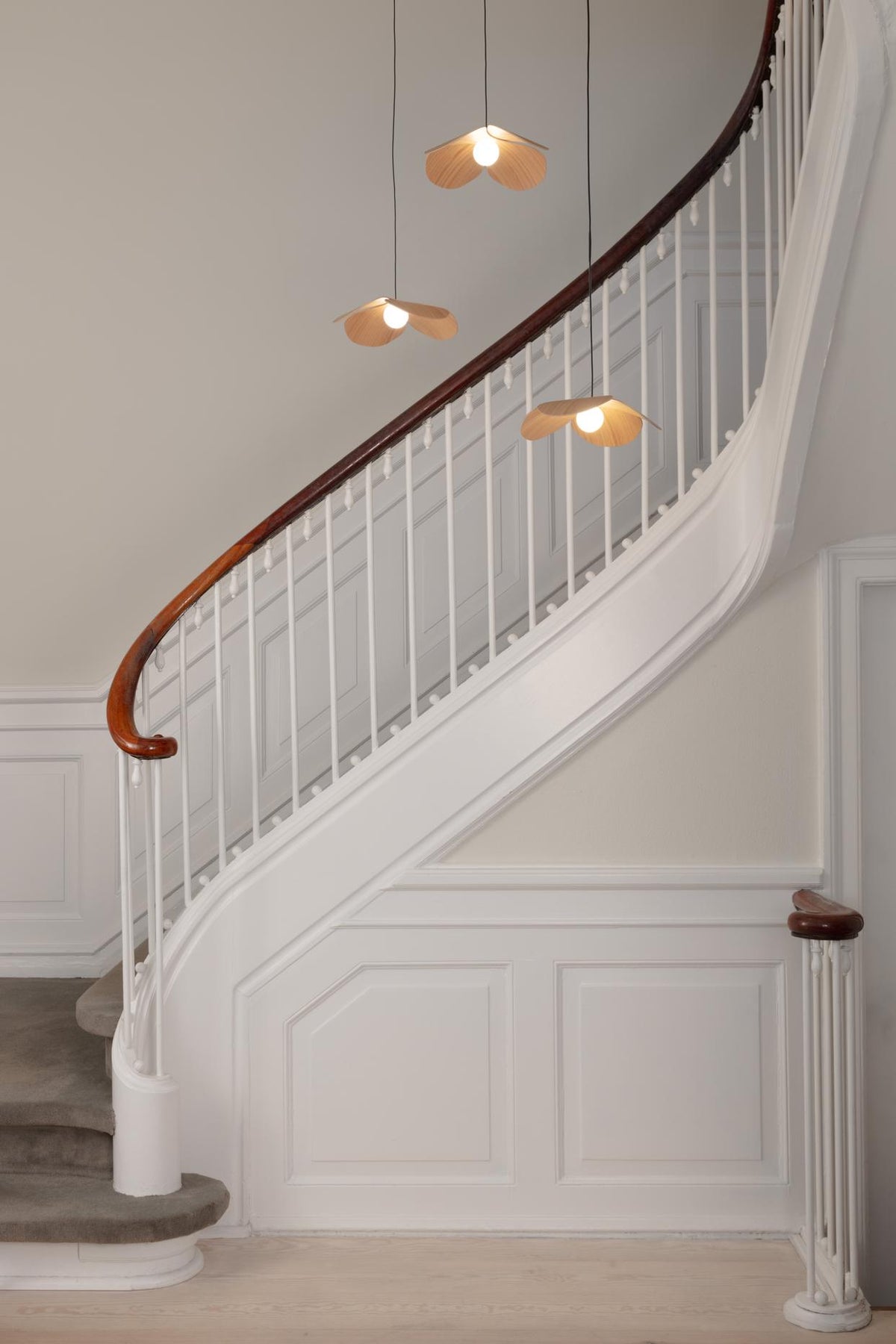 Forget Me Not Cluster 3 pendel med roset, egetræ • UMAGE - Copenhagenhomedesign