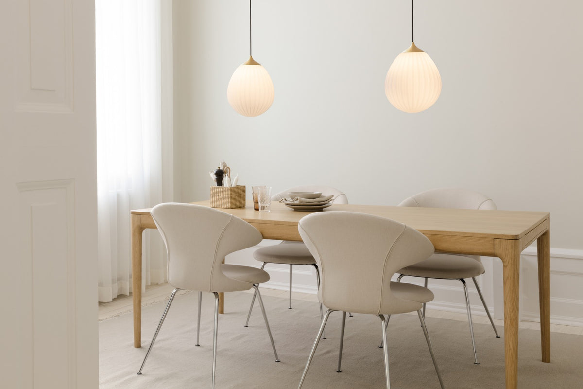 Around the World pendel med roset, hvid, børstet messing look og sort • UMAGE - Copenhagenhomedesign