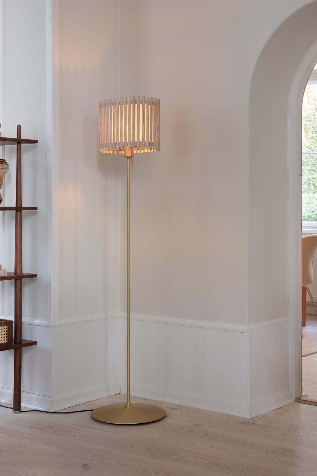 Komorebi Rectangular gulvlampe, egetræ og børstet messing look • UMAGE