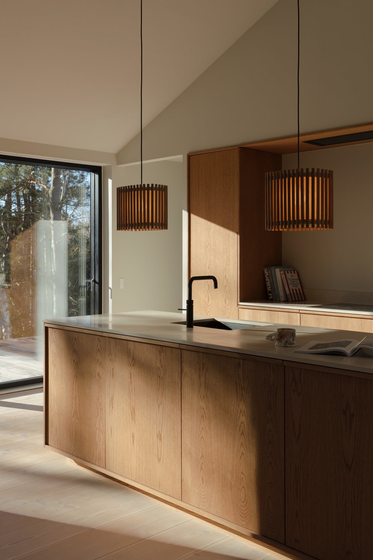 Komorebi Rectangular pendel, egetræ og sort • UMAGE - Copenhagenhomedesign