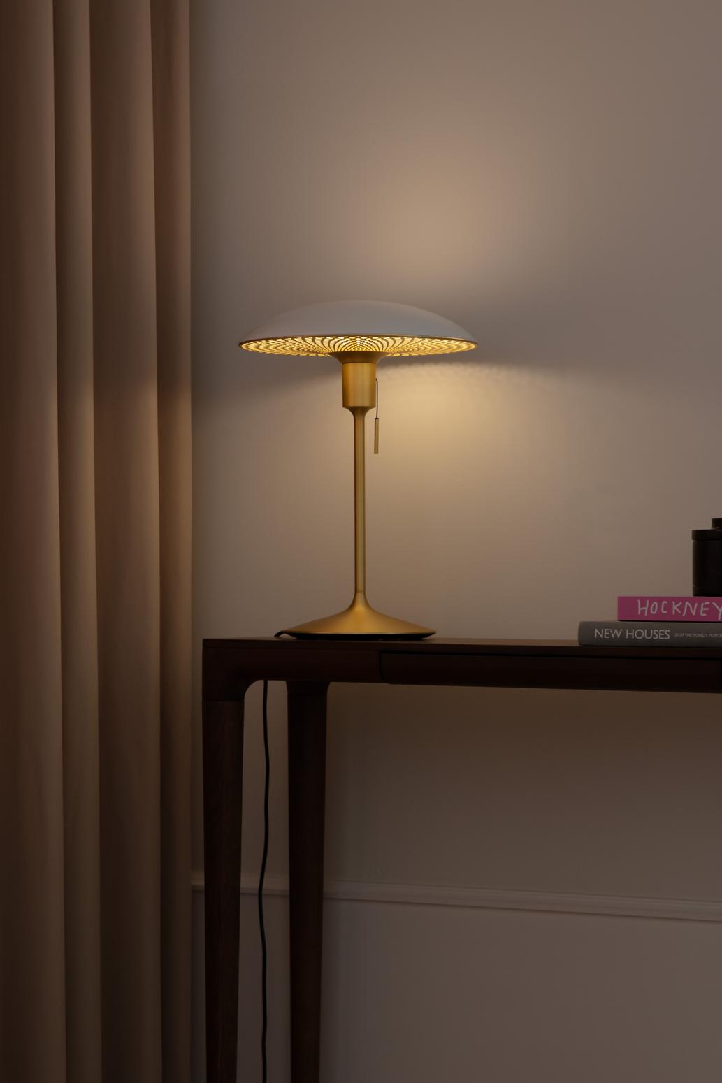 Manta Ray bordlampe, hvid og messing • UMAGE