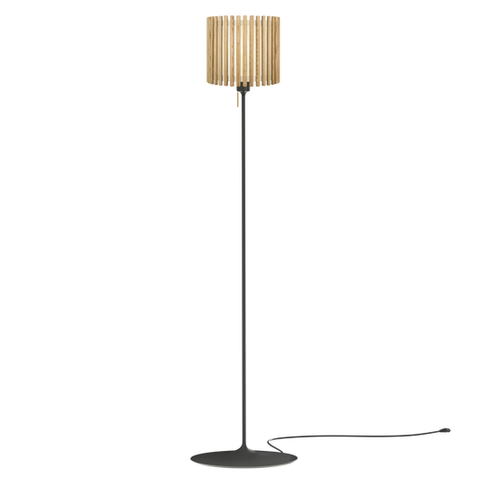 Komorebi Circle gulvlampe, egetræ og sort • UMAGE