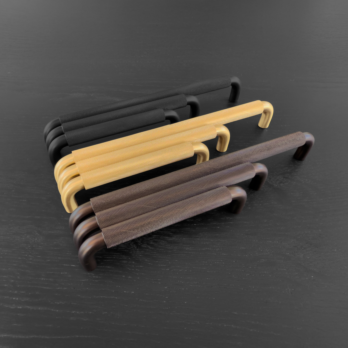 Køkkengreb med diamond cut i sort - Holmen • Chr. Jørgensen