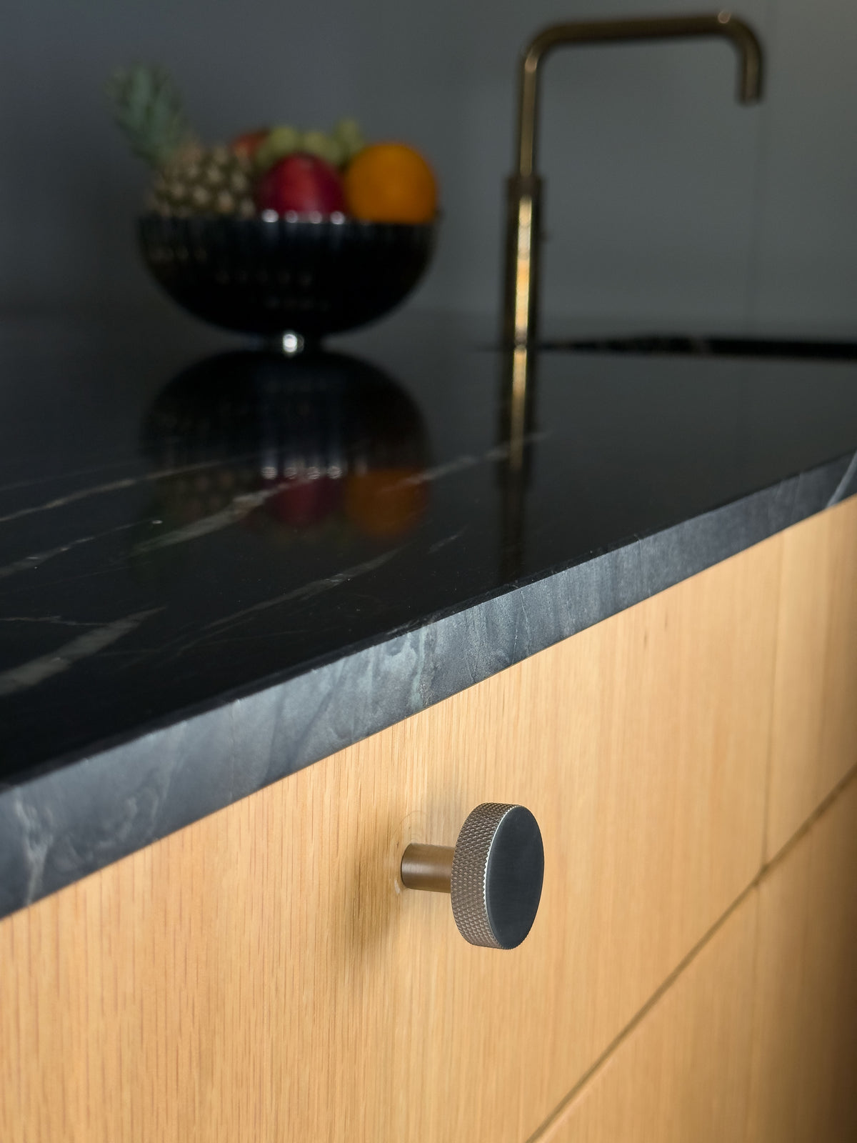 Møbelknop med diamond cut i rustfrit stål look - Østerbro • Chr. Jørgensen