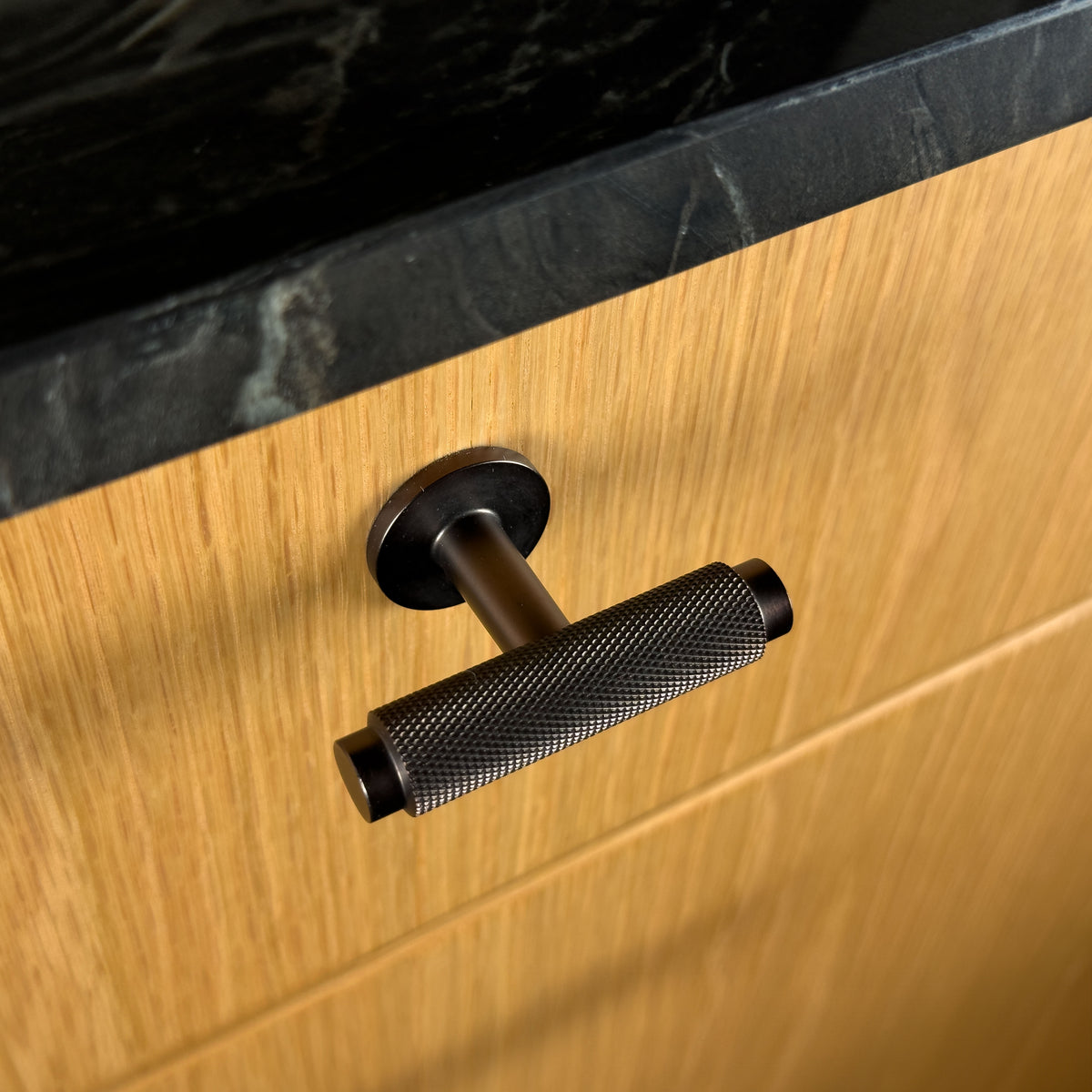 Møbelknop med diamond cut i bronze / bruneret messing - Nørrebro • Chr. Jørgensen
