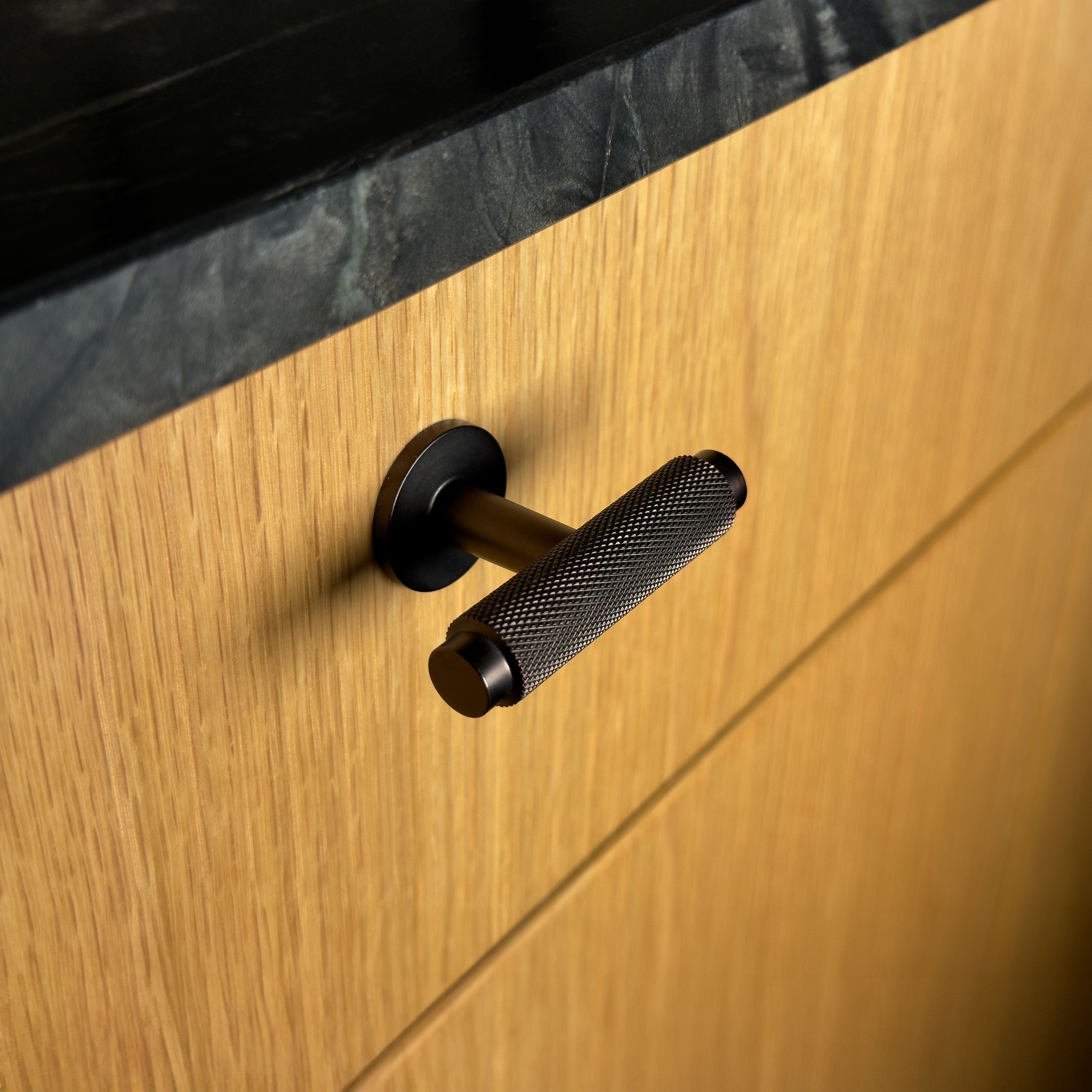 Møbelknop med diamond cut i bronze / bruneret messing - Nørrebro • Chr. Jørgensen