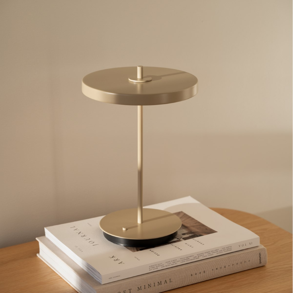 Asteria Move Monochrome, portable bordlampe, beige (clay) • UMAGE