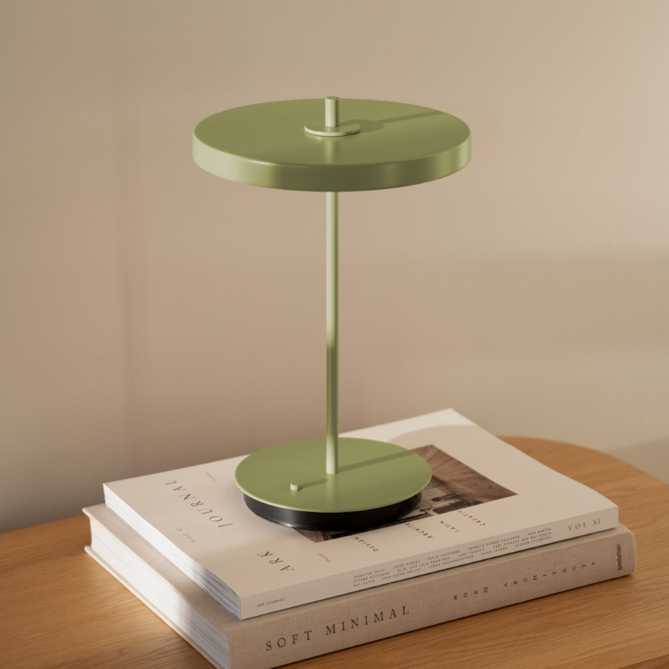 Asteria Move Monochrome, portable bordlampe, grøn (leaf) • UMAGE