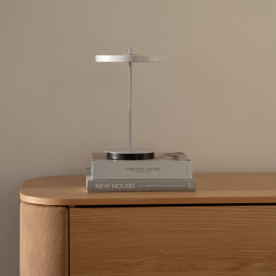 Asteria Move Monochrome, portable bordlampe, lysegrå (mist) • UMAGE