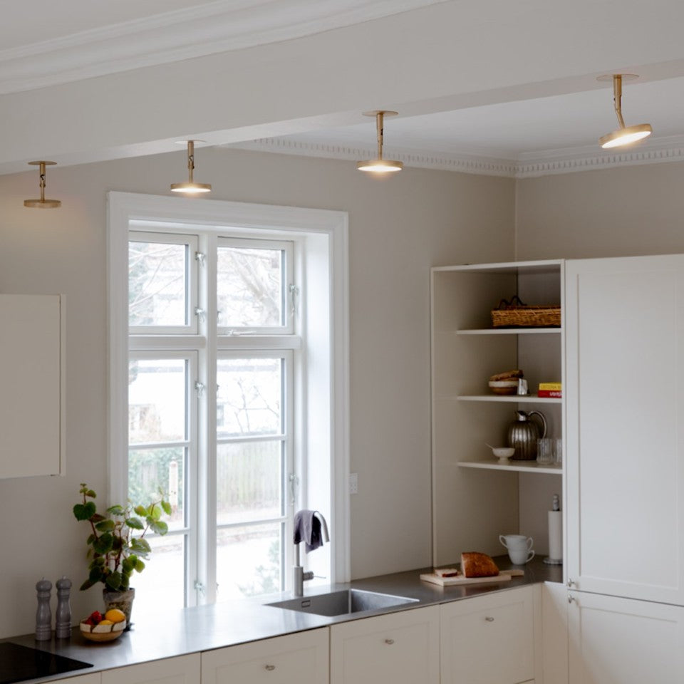 Asteria Spot spotlampe, messing • UMAGE