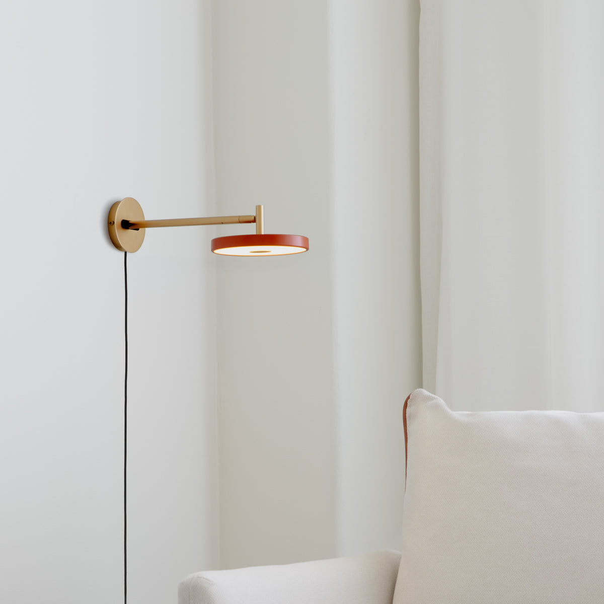 Asteria Wall væglampe, rose og messing • UMAGE - Copenhagenhomedesign