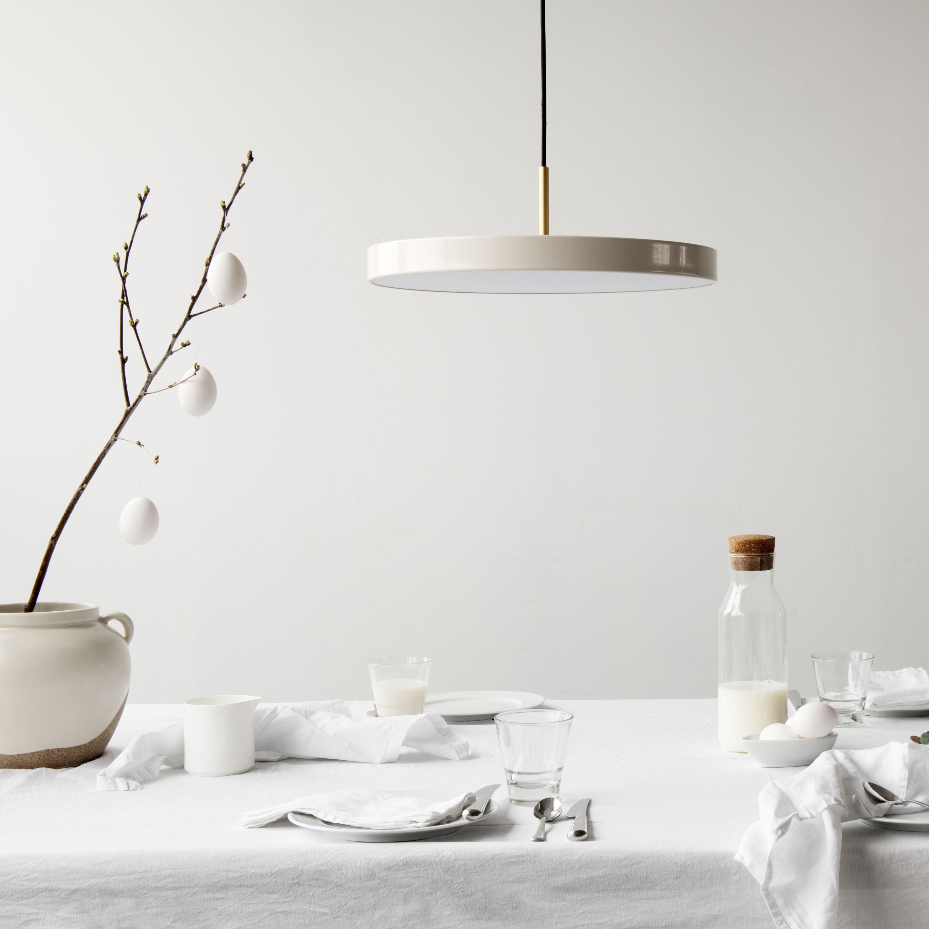 Asteria pendel, hvid og messing • UMAGE
