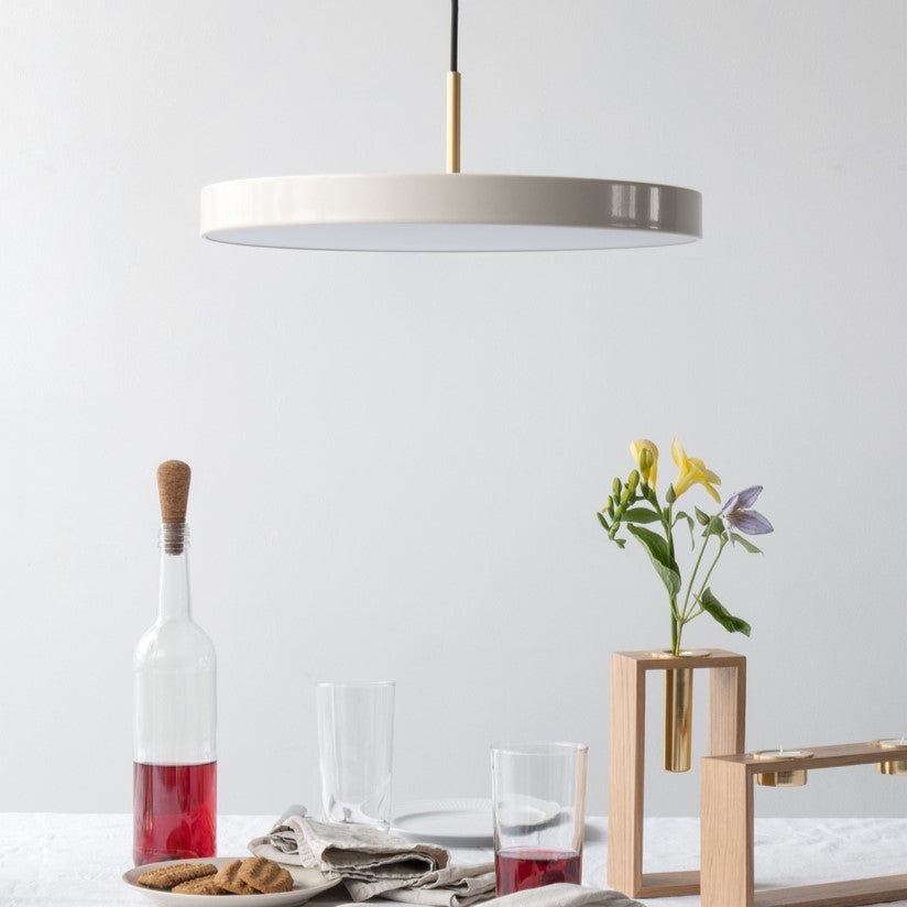 Asteria pendel, hvid og messing • UMAGE