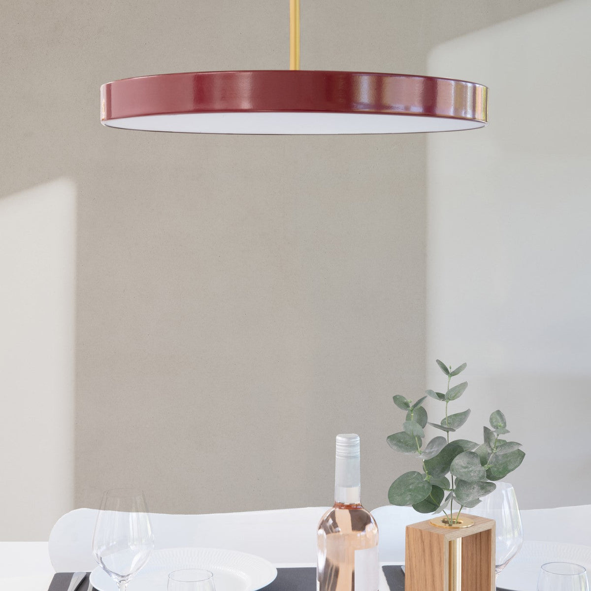 Asteria pendel, rød og messing • UMAGE - Copenhagenhomedesign