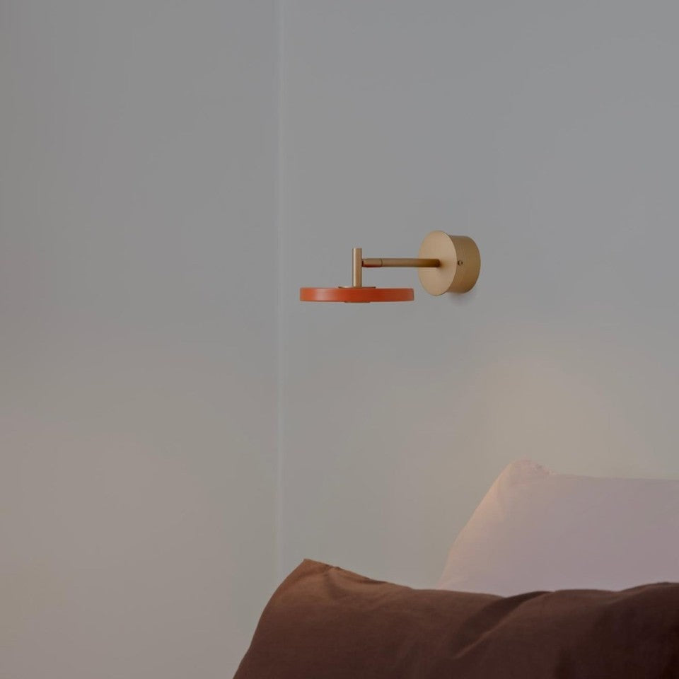 Asteria Wall væglampe (med hardwire add on), orange og messing • UMAGE