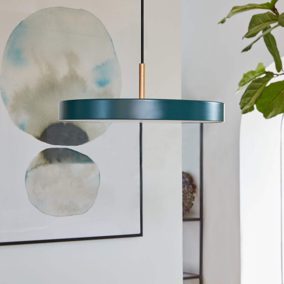 Asteria pendel, grøn og messing • UMAGE - Copenhagenhomedesign