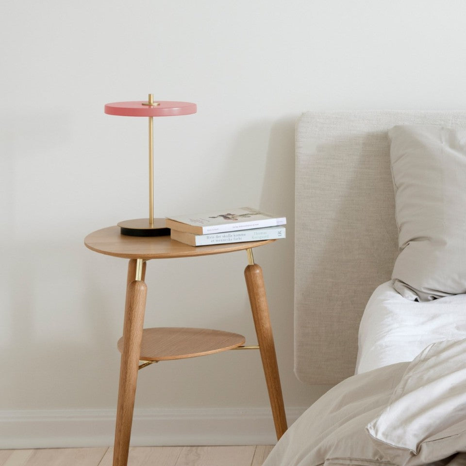 Asteria Move portable bordlampe, rose og messing • UMAGE