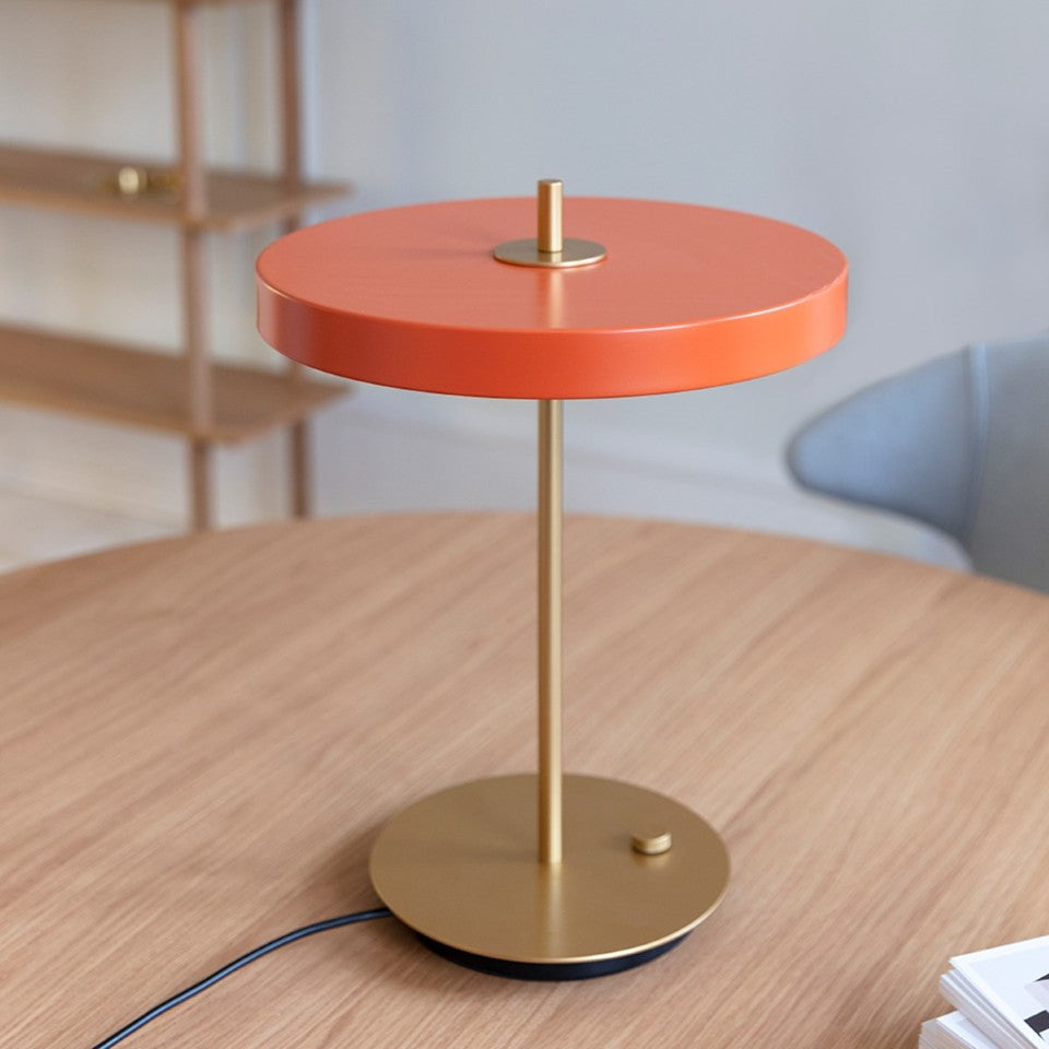 Asteria Table bordlampe, orange og messing • UMAGE