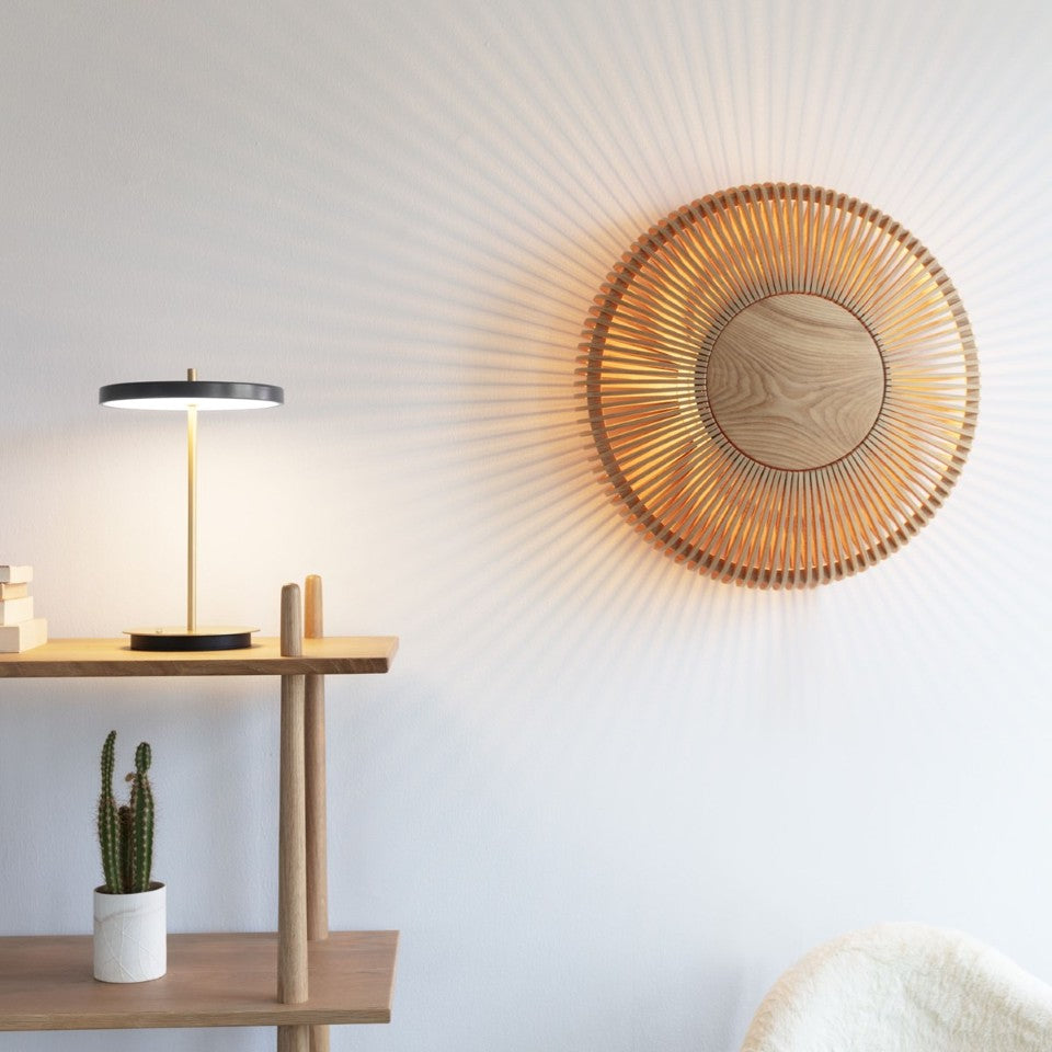 Asteria Move portable bordlampe, grå og messing • UMAGE