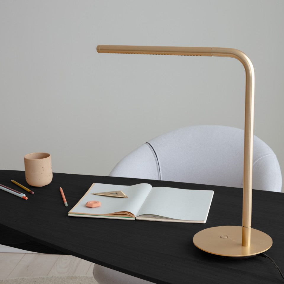 Omni Table bordlampe, messing • UMAGE