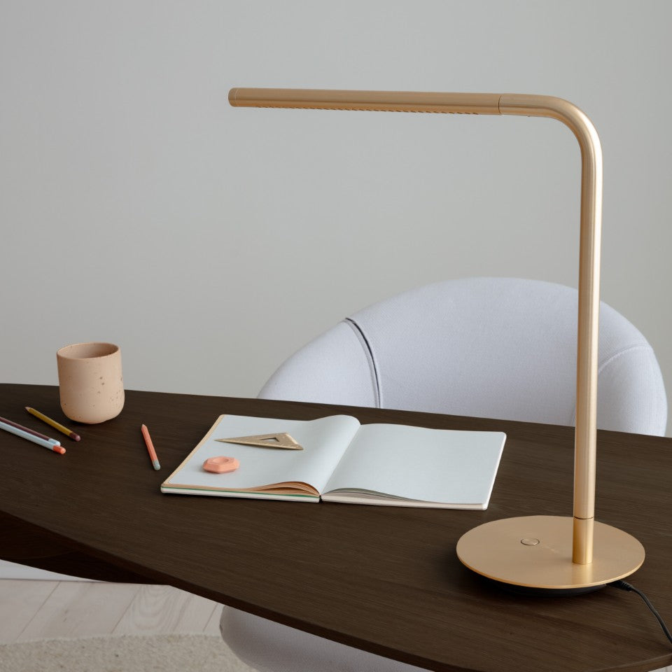 Omni Table bordlampe, messing • UMAGE