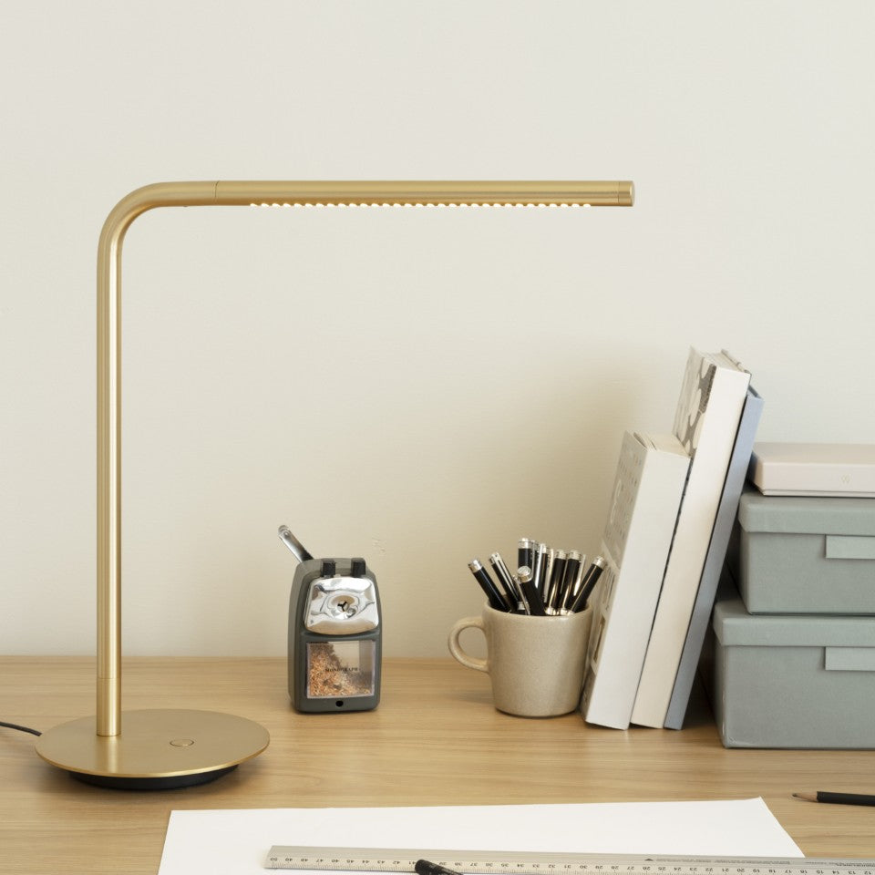 Omni Table bordlampe, messing • UMAGE