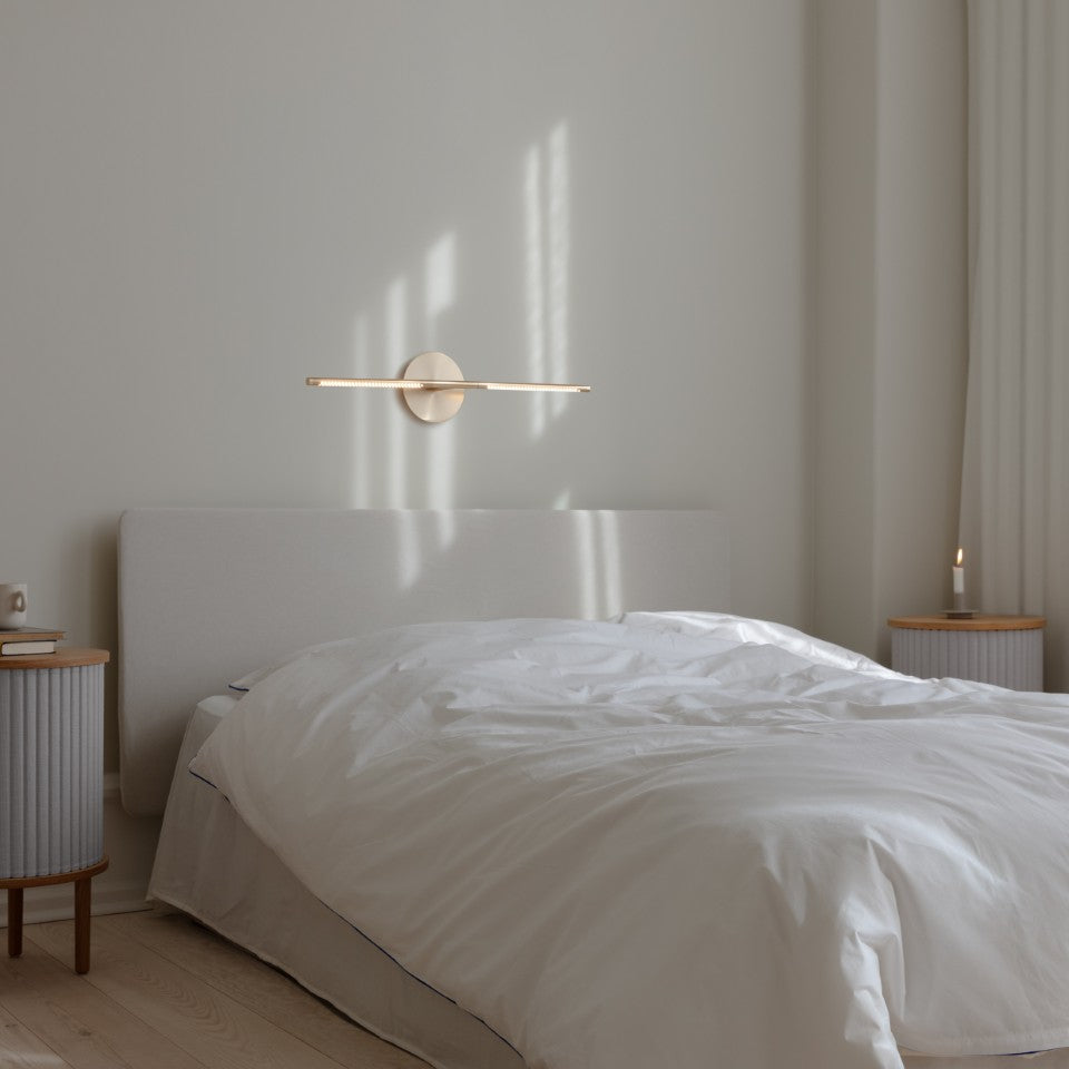 Omni Wall væglampe, messing • UMAGE