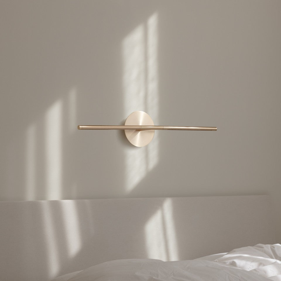 Omni Wall væglampe, messing • UMAGE