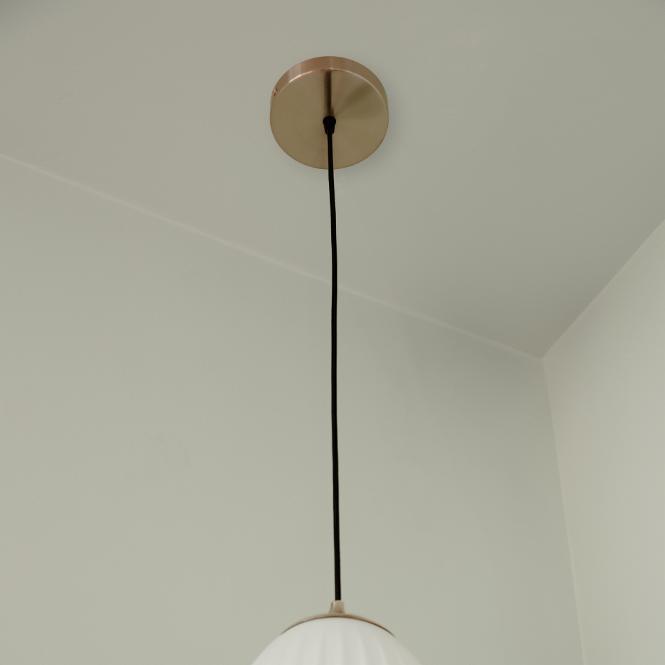 Rosette loftroset med ledning og fatning E27, børstet messing look • UMAGE