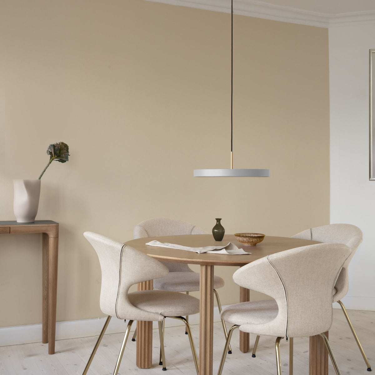Asteria pendel, lysegrå (mist) og messing • UMAGE - Copenhagenhomedesign