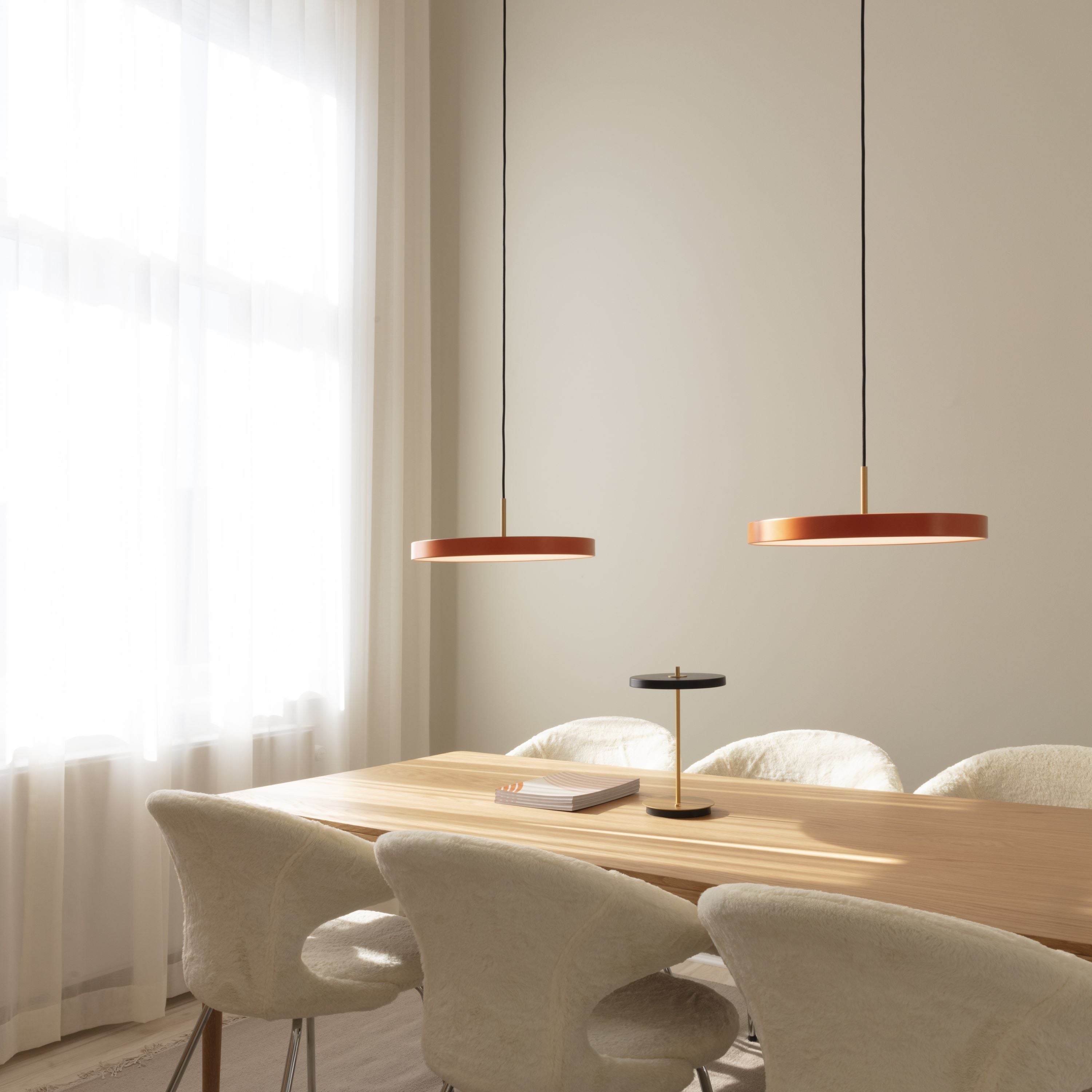 Asteria pendel, orange og messing • UMAGE