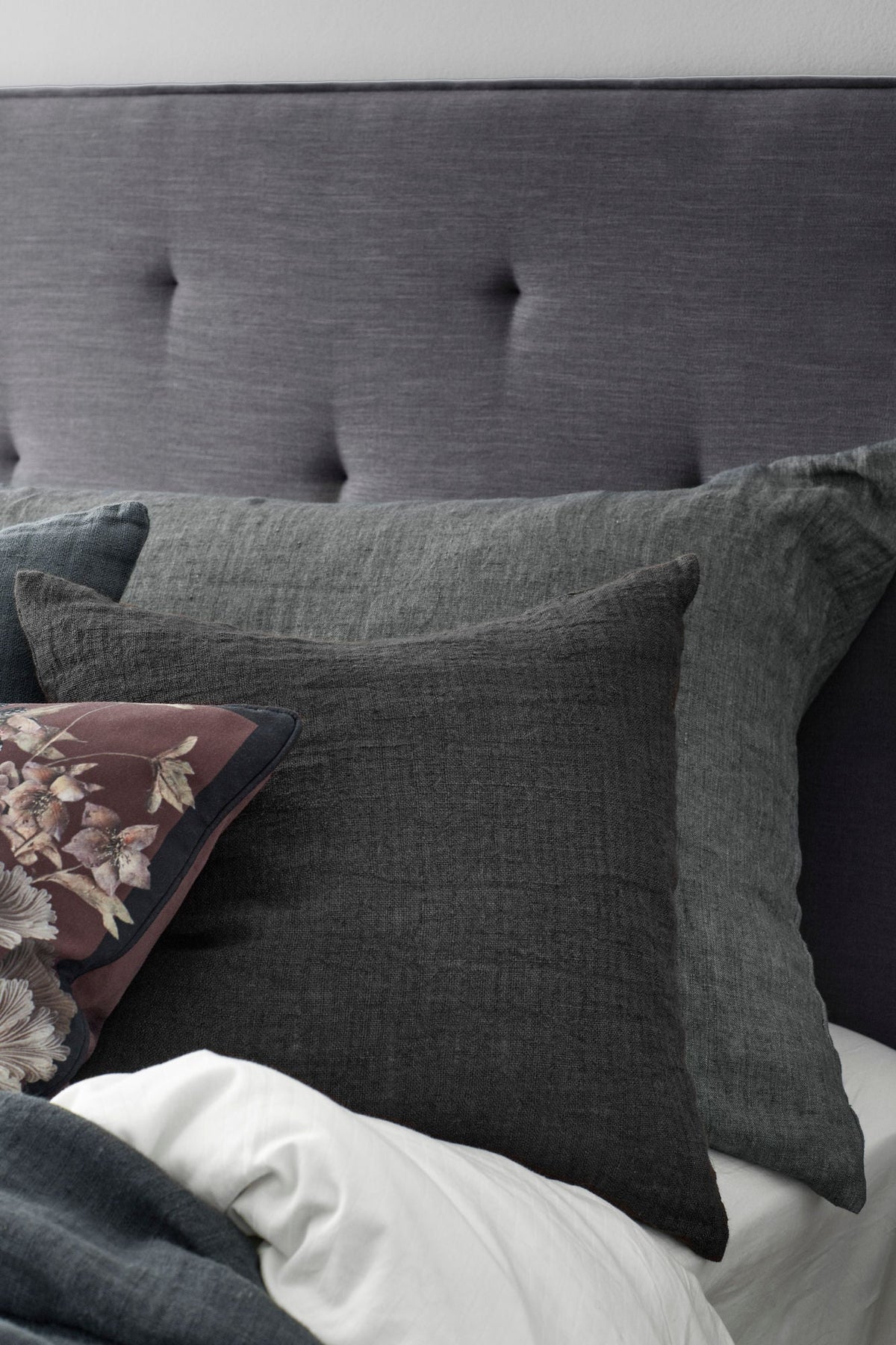 Kvadratisk pude i hørtekstil